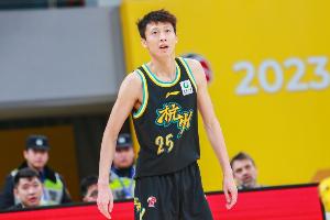 离谱！半场广厦24罚15中&amp;命中率62.5% 辽宁20罚9中&amp;命中率45%