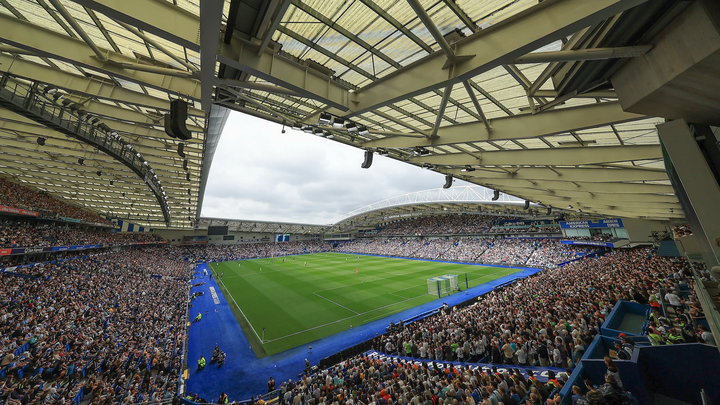 开云体育官方网-噩耗！布莱顿72岁球迷赛后离世，医疗团队竭力抢救没能成功