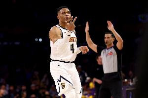 Kaiyun Sports-开云体育-难顶就威少1人上双！威少半场独揽16分5板5助2断 有3失误